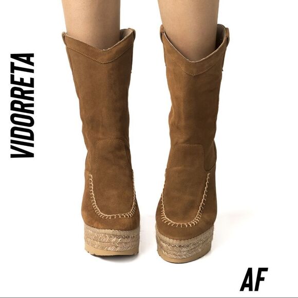 VIDORRETA TEXAN WEDGE BOOT IN CAMEL SUEDE NEW SIZE 41 - Picture 2 of 9